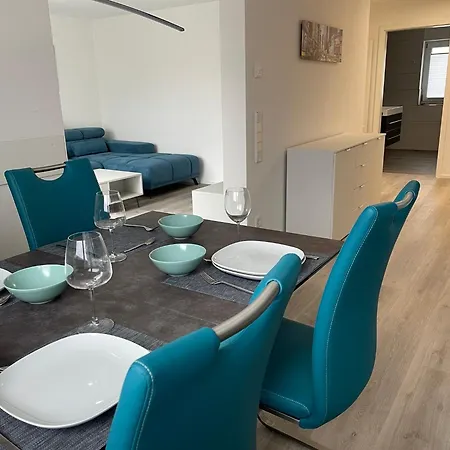 Moderne In Zentraler Lage Appartement