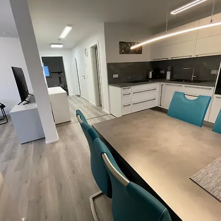 Moderne In Zentraler Lage Appartement Leura