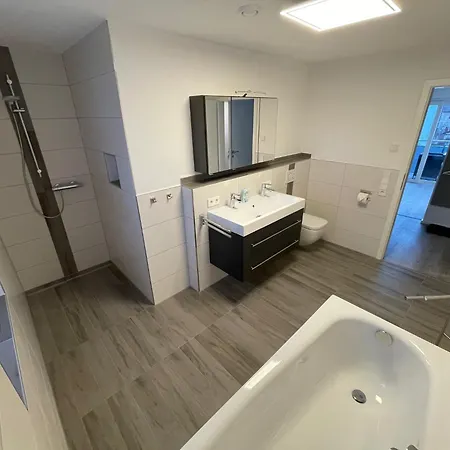 Appartement Moderne In Zentraler Lage