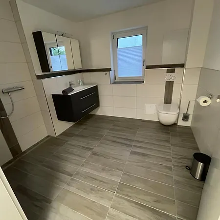 Appartement Moderne In Zentraler Lage